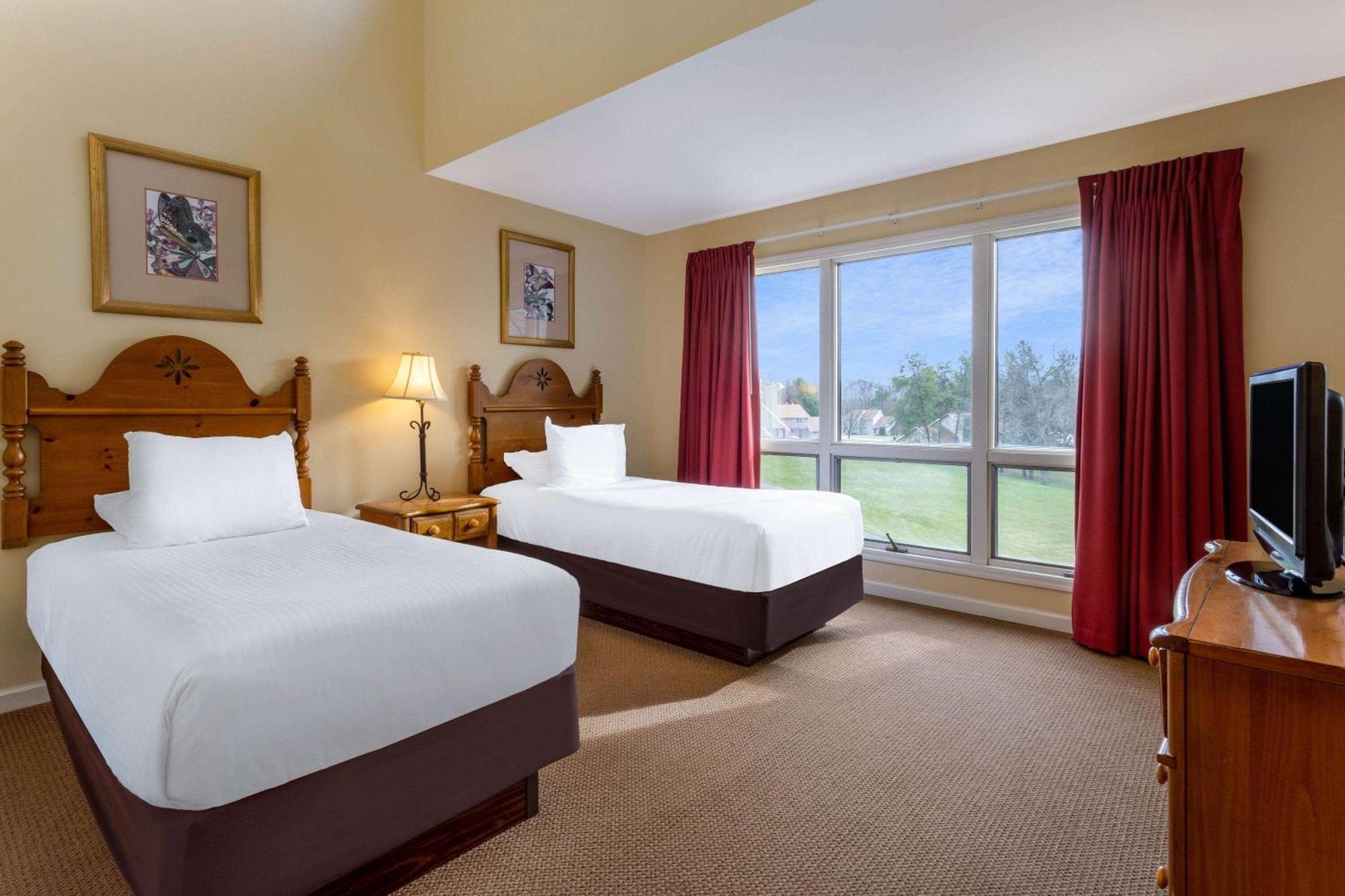 Tamarack Wisconsin Dells, A Ramada By Wyndham Hotel Lake Delton Exterior photo